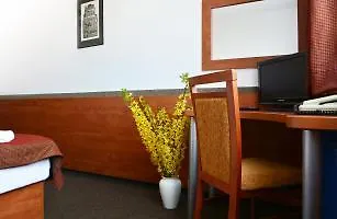 Olympik Congress ホテル 3*